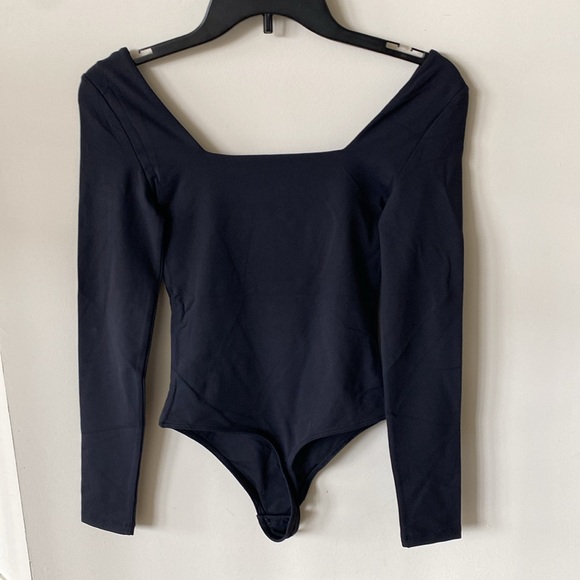 Aritzia Babaton contour Long Sleeve square neck Bodysuit w thong cut bottom. XS - Picture 4 of 7